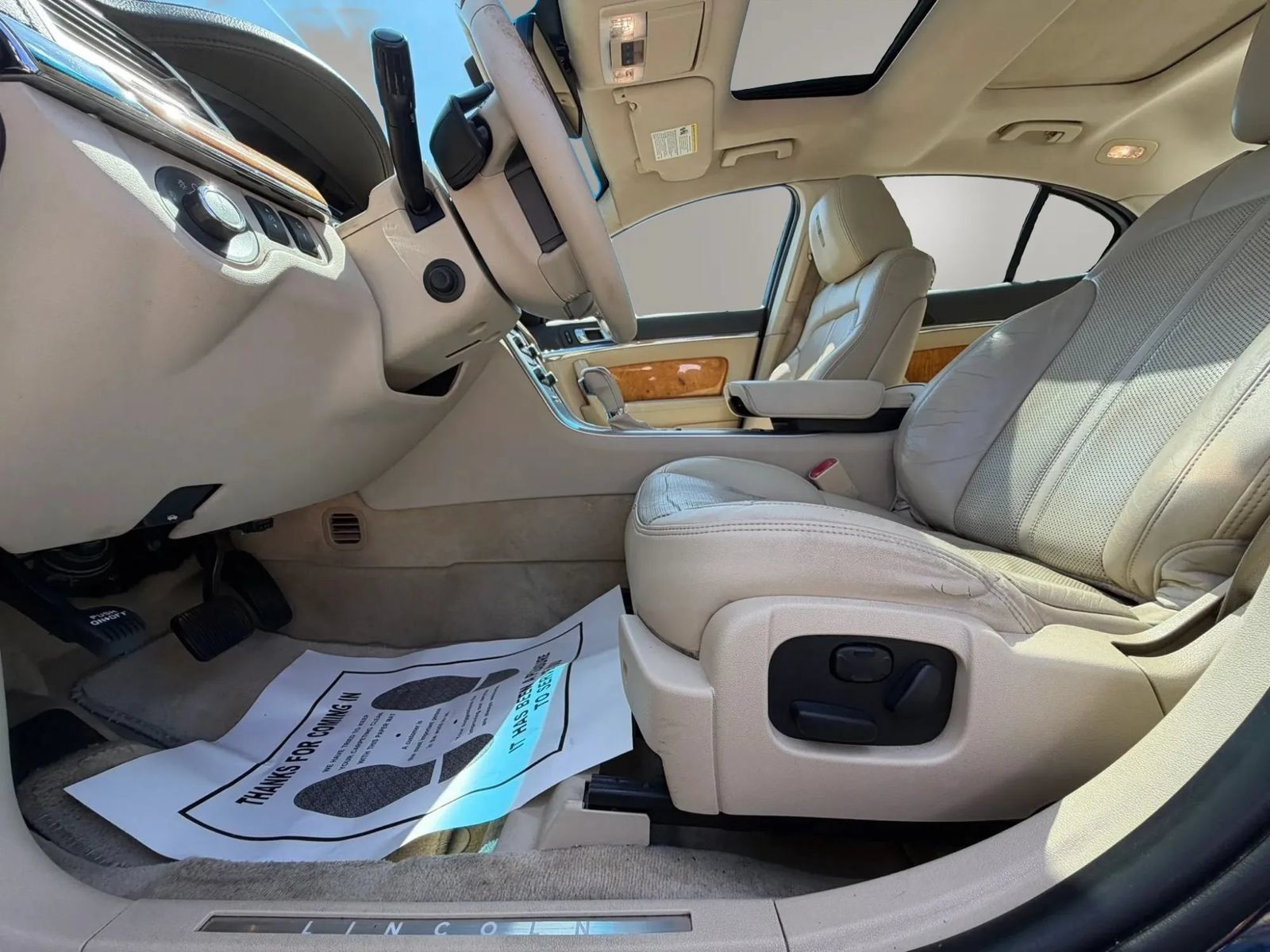 Used 2012 Lincoln MKS FWD image 19