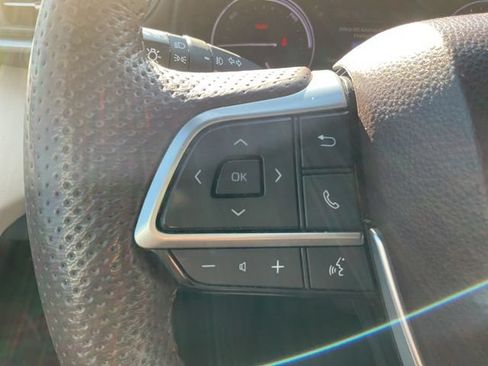 Used 2022 Toyota Sienna Platinum AWD/4WD image 27