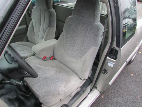 Used 2002 GMC Sonoma SL w/ Marketing Option Pkg image 8