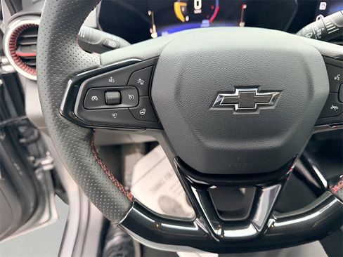 Used 2025 Chevrolet Trax RS w/ Driver Confidence Package image 24