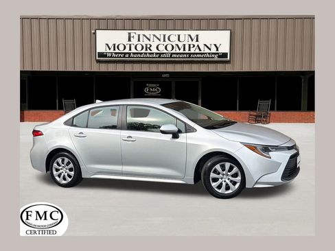 Used 2026 Toyota Corolla LE FWD image 1