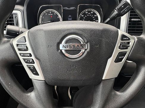 Used 2018 Nissan Titan SV RWD image 17