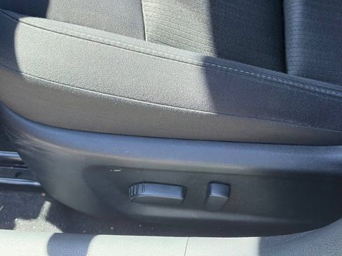 Used 2025 Nissan Altima 2.5 SV FWD image 5