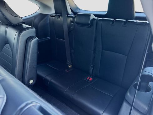 Used 2023 Toyota Highlander XLE AWD/4WD image 23