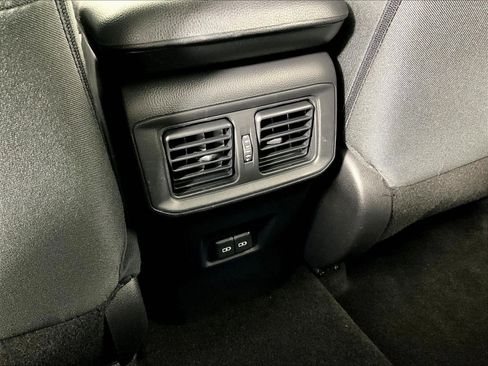 Used 2024 Toyota RAV4 XLE AWD/4WD image 10