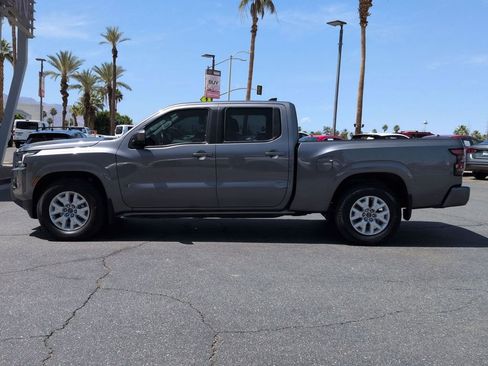 Used 2024 Nissan Frontier SV RWD image 3