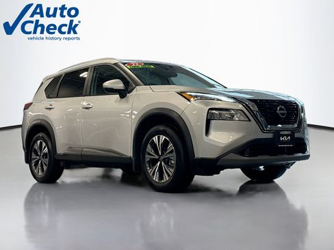Used 2022 Nissan Rogue SV w/ SV Premium Package AWD/4WD image 1