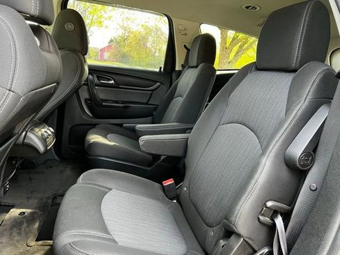Used 2017 Chevrolet Traverse LT w/ Style and Technology Package image 15