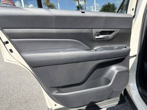 Certified 2024 Toyota Grand Highlander AWD image 13