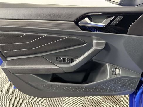 Used 2024 Volkswagen Jetta SEL image 17