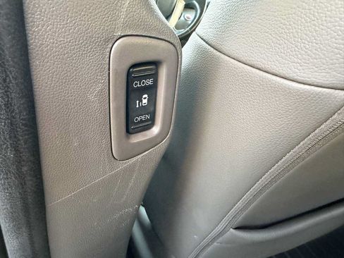 Used 2015 Honda Odyssey Touring Elite image 15