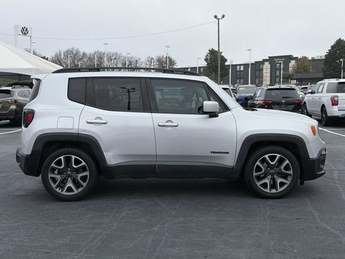 Used 2017 Jeep Renegade Latitude image 8