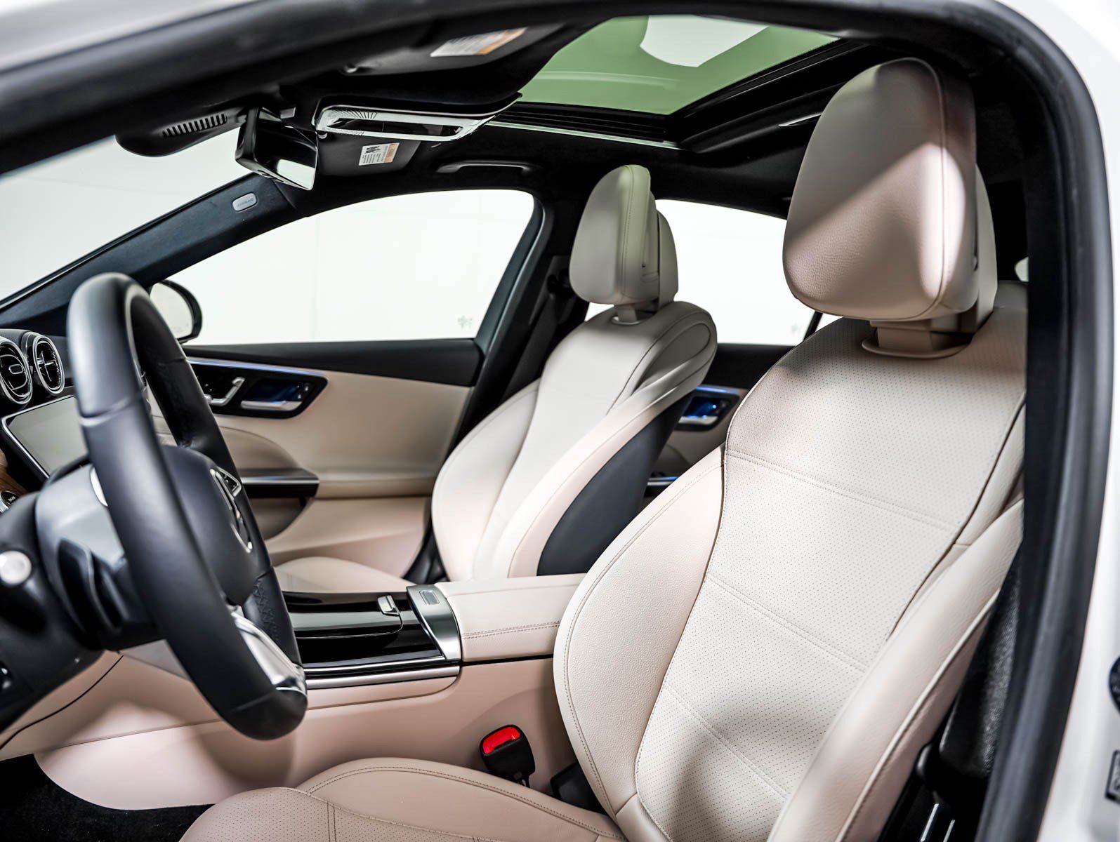 Used 2024 Mercedes-Benz C 300 Sedan image 8