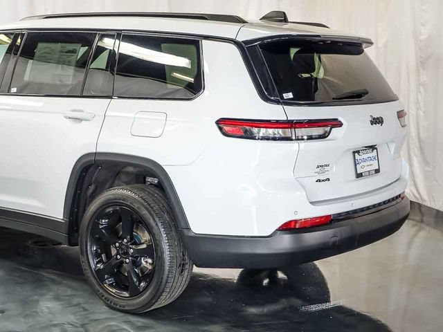 Used 2023 Jeep Grand Cherokee L Altitude AWD/4WD image 10
