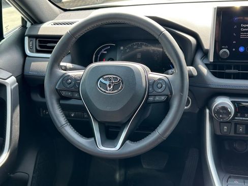 Used 2024 Toyota RAV4 SE w/ Convenience Package AWD/4WD image 39
