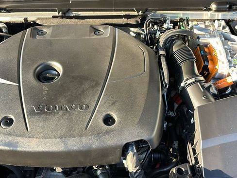Used 2024 Volvo S60 T8 Plus AWD/4WD image 32