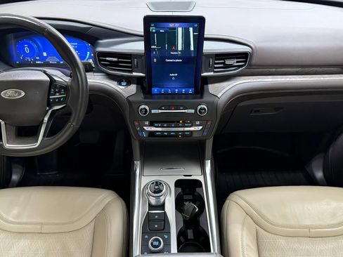 Used 2020 Ford Explorer Platinum w/ Premium Technology Package image 44