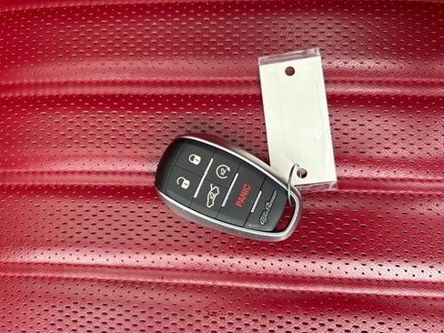 Used 2023 Alfa Romeo Giulia Veloce image 33