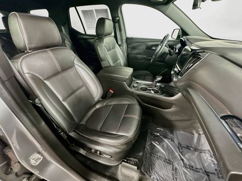Used 2023 Chevrolet Traverse RS FWD image 37