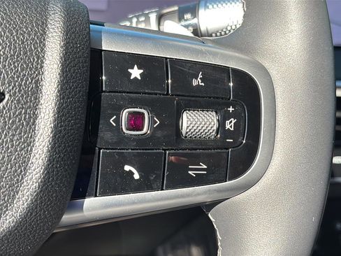 Certified 2026 Genesis GV70 2.5T AWD/4WD image 23