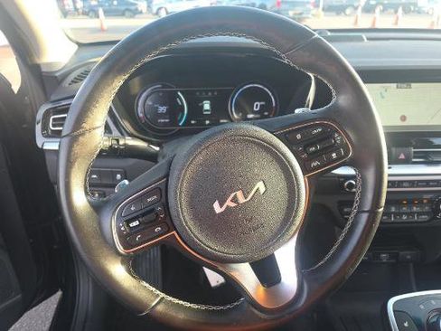 Used 2022 Kia Niro EX image 21