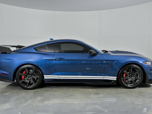 Used 2021 Ford Mustang Shelby GT500 w/ Carbon Fiber Track Pack RWD image 14