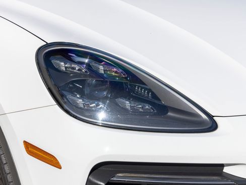 Certified 2021 Porsche Cayenne S AWD/4WD image 15