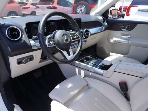 Used 2021 Mercedes-Benz GLB 250 4MATIC image 17