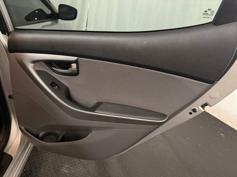 Used 2015 Hyundai Elantra SE w/ Option Group 02 image 27