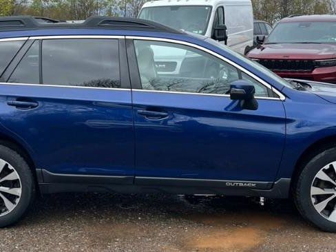 Used 2017 Subaru Outback 3.6R Limited AWD/4WD image 4