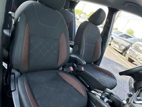 Used 2020 Nissan Kicks SR FWD image 23