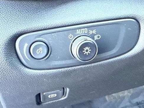 Used 2024 Chevrolet Blazer LT w/ Convenience Package FWD image 11