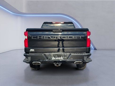 Used 2021 Chevrolet Silverado 1500 LT Trail Boss w/ LPO, Dark Essentials Package image 4