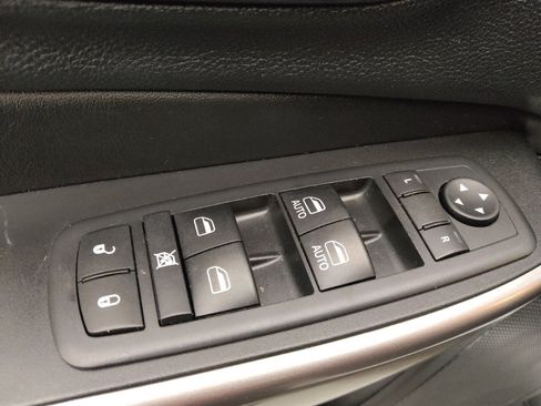 Used 2019 Jeep Cherokee Limited image 27