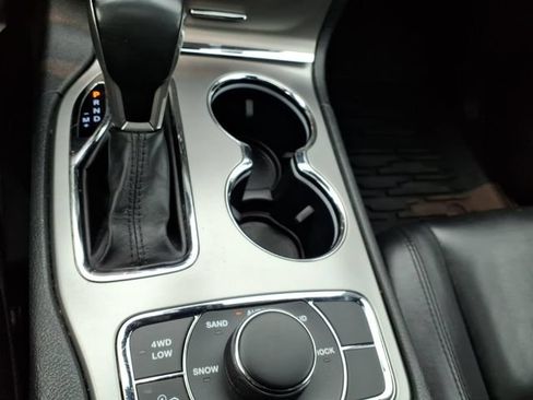 Used 2020 Jeep Grand Cherokee Limited AWD/4WD image 21