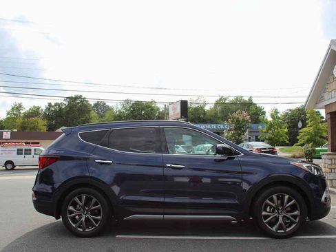 Used 2017 Hyundai Santa Fe Sport FWD image 4