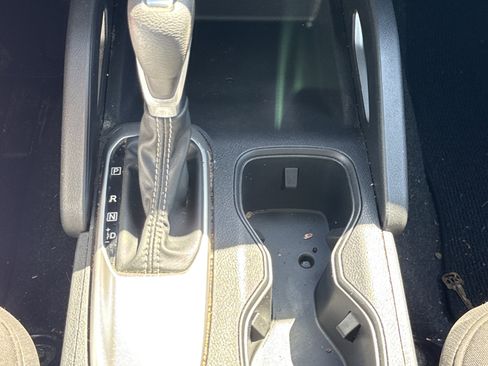 Used 2022 Nissan Frontier SV image 17