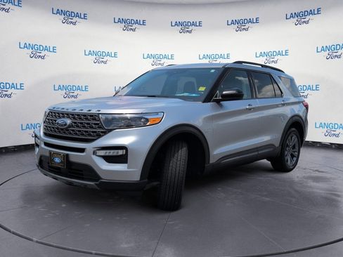 Used 2022 Ford Explorer XLT w/ Equipment Group 202A AWD/4WD image 11