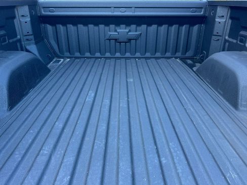 Used 2025 Chevrolet Silverado 1500 High Country AWD/4WD image 17