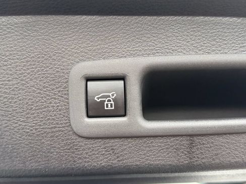Used 2026 Toyota Sienna Limited AWD/4WD image 32