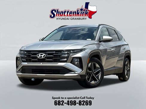 Used 2025 Hyundai Tucson SEL FWD image 1