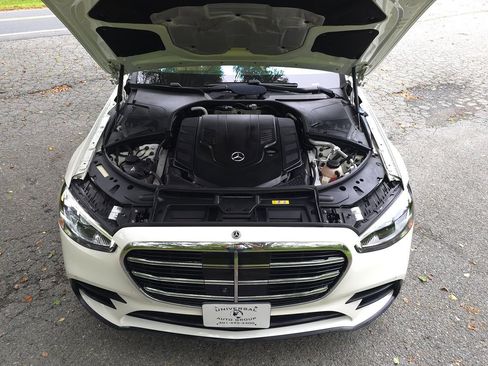 Used 2021 Mercedes-Benz S 580 4MATIC Sedan w/ AMG Line image 76