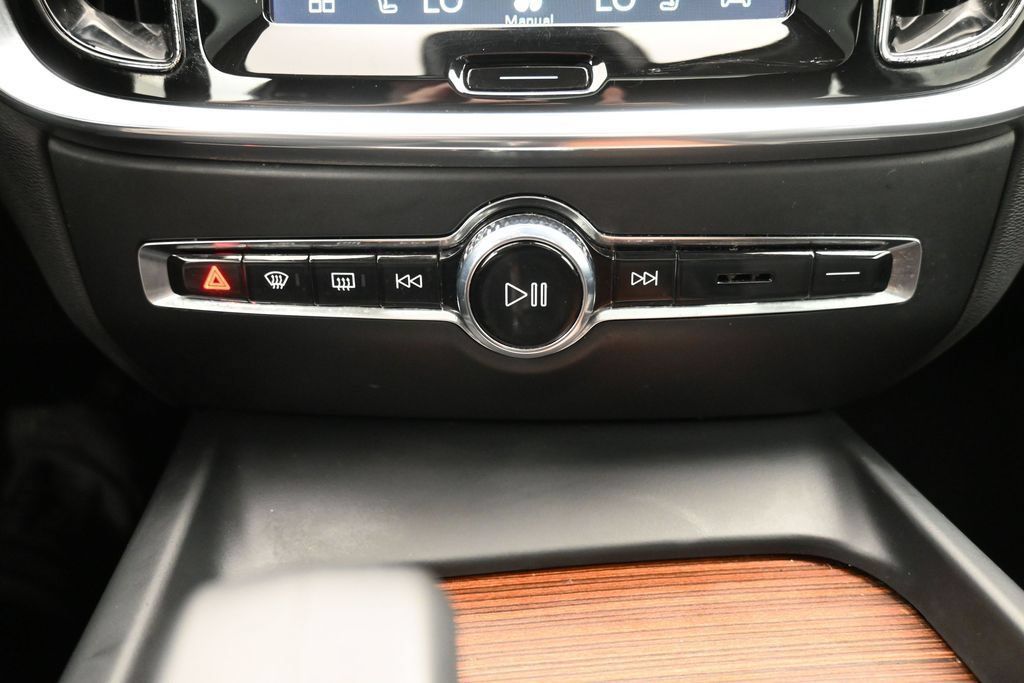 Used 2024 Volvo S60 B5 Plus AWD/4WD image 18