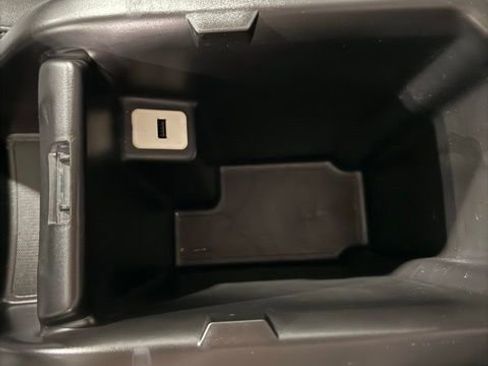 Used 2017 Chevrolet Colorado Z71 image 24