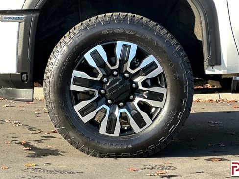 Used 2024 GMC Sierra 3500 Denali Ultimate image 33