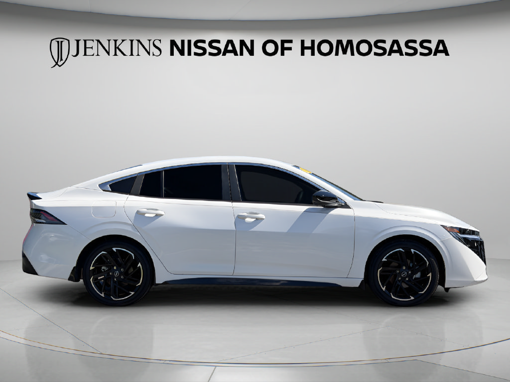 Used 2026 Nissan Sentra SR w/ SR Premium Package FWD image 2