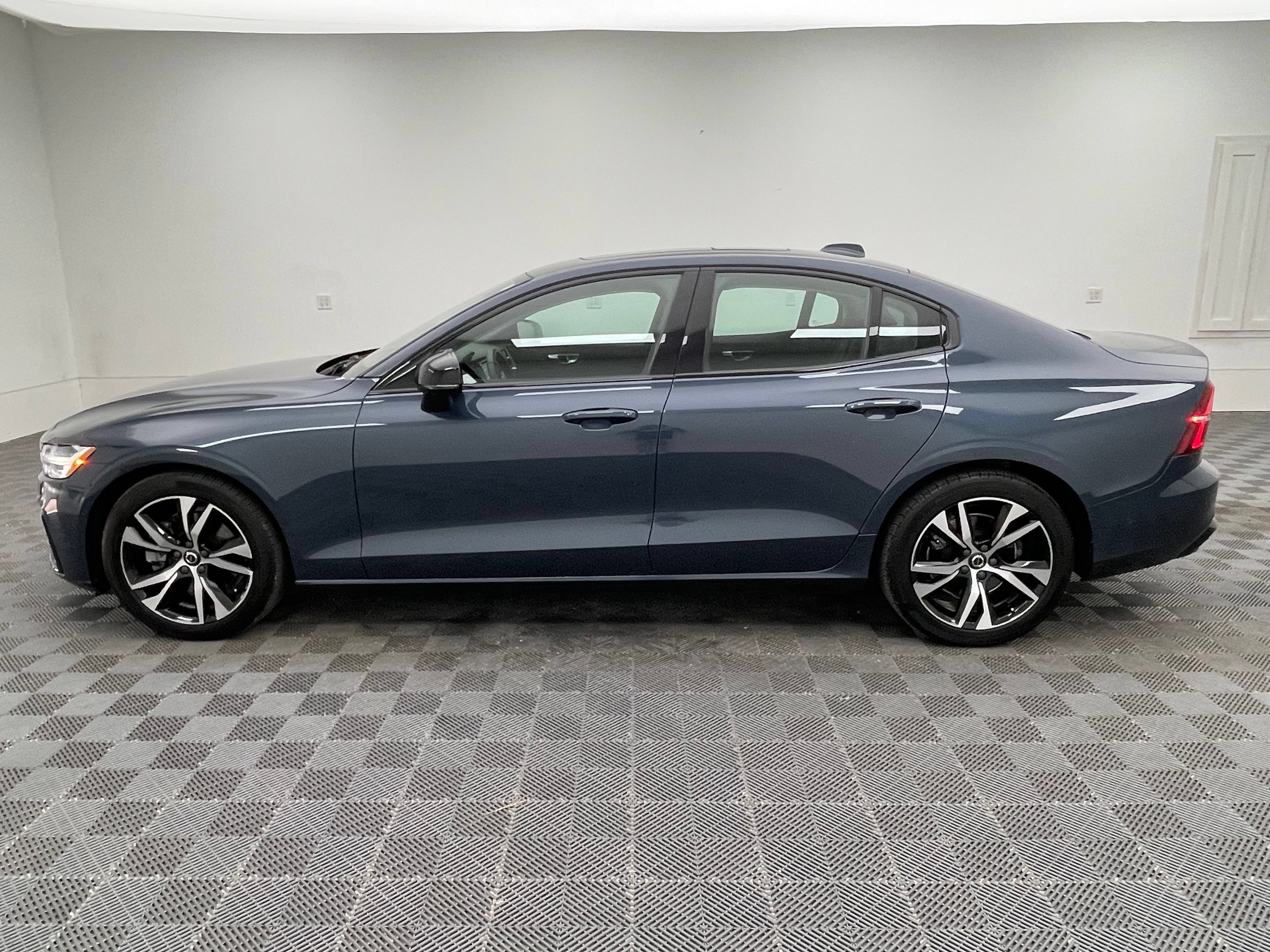 Used 2024 Volvo S60 B5 Plus AWD/4WD image 12