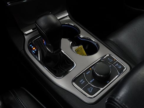 Used 2021 Jeep Grand Cherokee Overland image 40