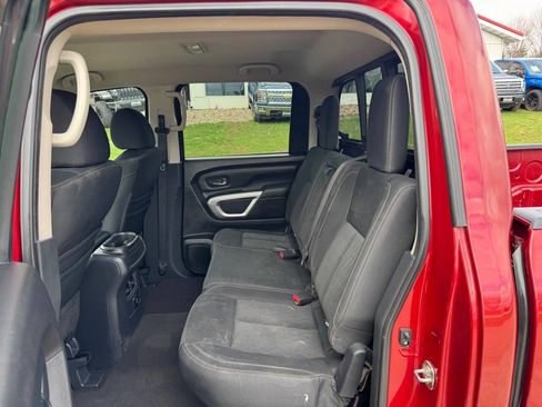 Used 2017 Nissan Titan SV image 11