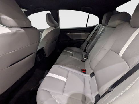 Used 2026 Toyota Camry SE w/ Convenience Package FWD image 16